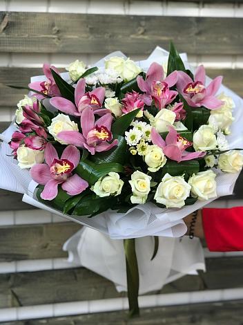 Букет цветов из: Розы и Хризантемы в Железнодорожном Калининградской области
