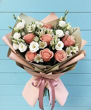 Букет цветов из:  Розы, Альстромерии и Лизиантусы в Железнодорожном Калининградской области