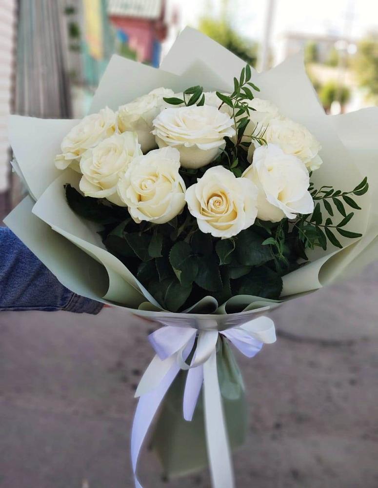 Букет Белые розы Проуд в Железнодорожном Калининградской области