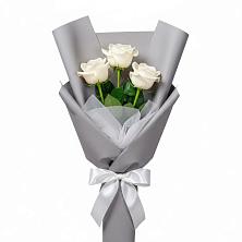 Букет 3 белые розы в Железнодорожном Калининградской области
