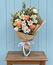 Букет цветов из:  Альстромерии, Лизиантусы, Розы и Хризантемы в Железнодорожном Калининградской области