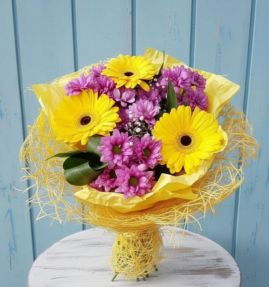 Букет цветов из: Хризантемы и Герберы в Железнодорожном Калининградской области