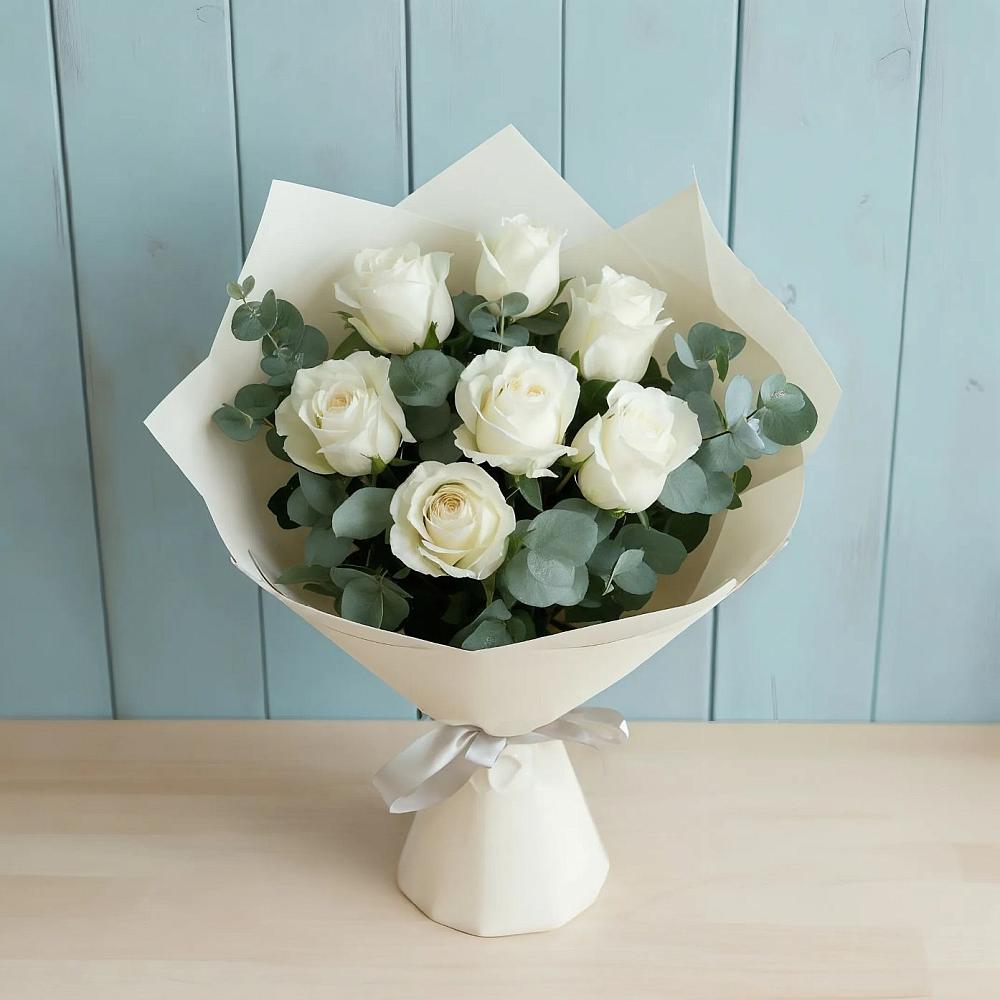 Букет Белые розы в Эвкалипте в Железнодорожном Калининградской области