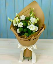 Букет цветов из:  Хризантемы и Лизиантусы в Железнодорожном Калининградской области