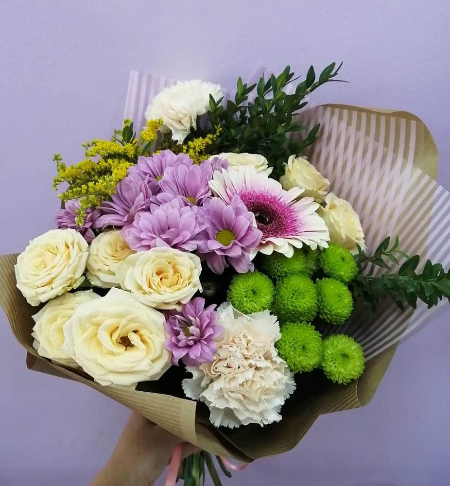 Букет цветов из: Хризантемы, Розы, Гвоздики и Герберы в Железнодорожном Калининградской области