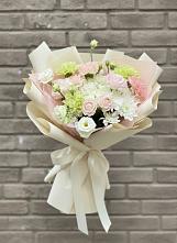 Букет цветов из:  Гвоздики, Розы, Лизиантусы и Хризантемы в Железнодорожном Калининградской области
