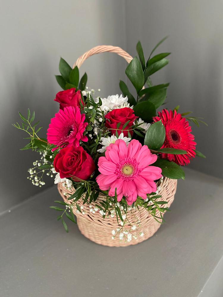 Цветочная композиция из Розы, Хризантемы и Герберы в корзине в Железнодорожном Калининградской области