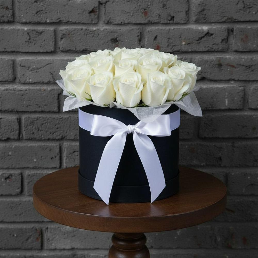 Цветочная композиция из Розы в шляпной коробке в Железнодорожном Калининградской области