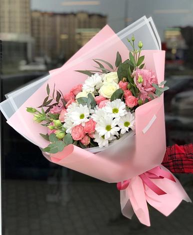Букет цветов из: Розы, Лизиантусы и Хризантемы в Железнодорожном Калининградской области