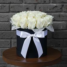 Цветочная композиция из Розы в шляпной коробке в Железнодорожном Калининградской области